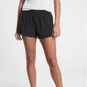 🆕 Athleta Hustle 3" Running Short Size M